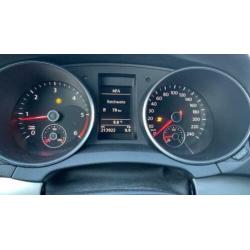 Volkswagen Golf 1.6 TDI BlueMotion r line
