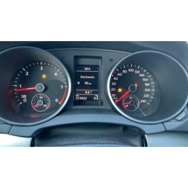 Volkswagen Golf 1.6 TDI BlueMotion r line