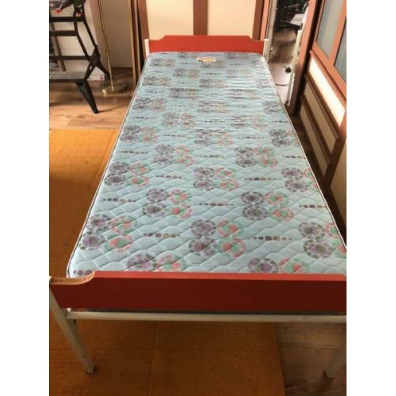 Eenpersoons bed