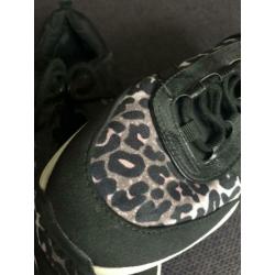 Zara sneakers panterprint dikke zool 39 grijs roze zwart
