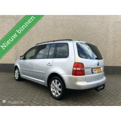 Volkswagen Touran 1.6-16V FSI Aut 7 Persoons Airco Navi Apk