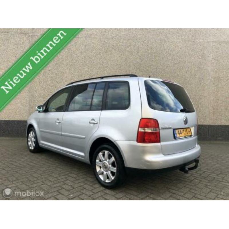 Volkswagen Touran 1.6-16V FSI Aut 7 Persoons Airco Navi Apk