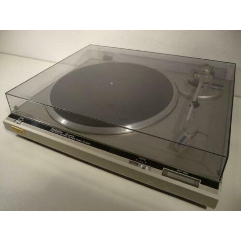 Technics SL-Q310 platenspeler met Technics P30 element