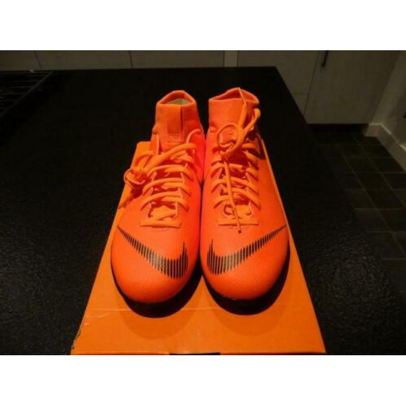 NIEUW Kinder Kunstgras voetbalschoenen Nike Superfly mt 38