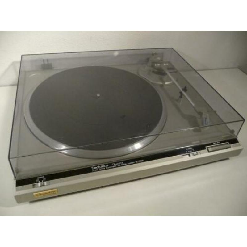 Technics SL-Q310 platenspeler met Technics P30 element