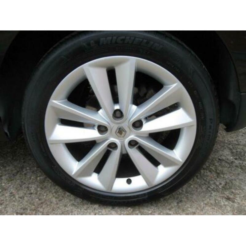 Renault MEGANE 1.6 i 110 Pk 5 Drs. Celcium NAV. PDC ECC