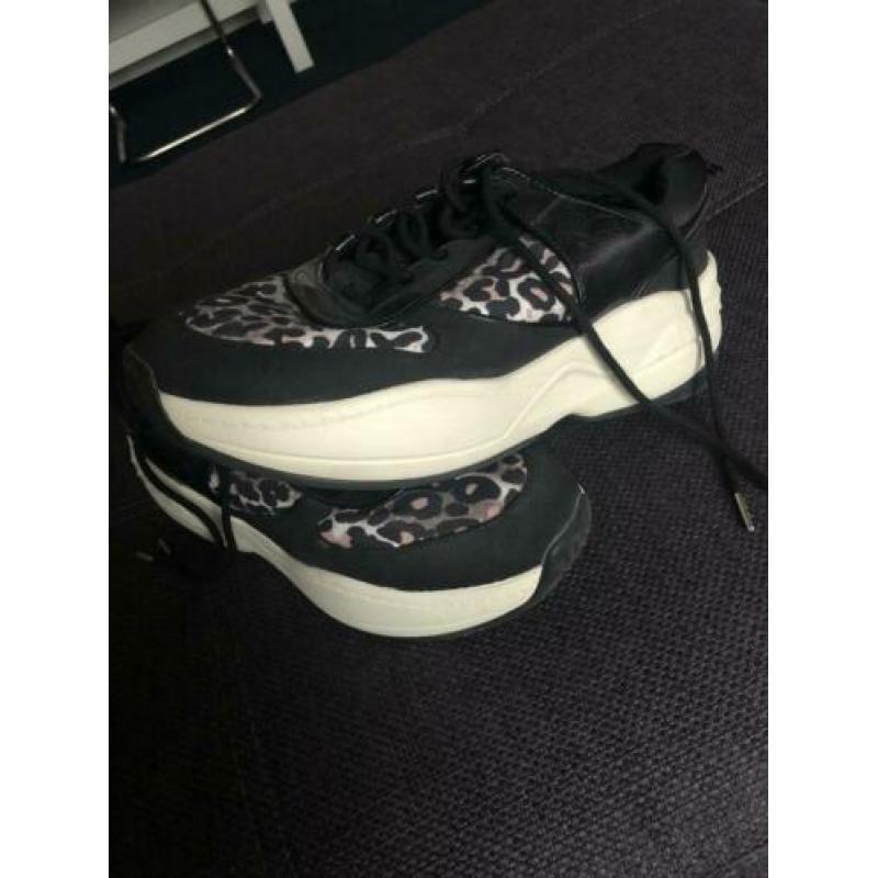 Zara sneakers panterprint dikke zool 39 grijs roze zwart