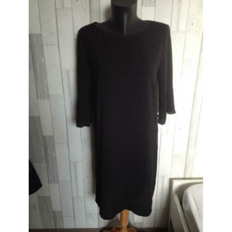 jurk zwart wijde lange mouw casual ladies maat M lang 87cm