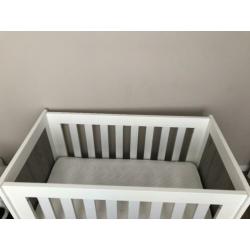 Ledikant Lucca van het merk TWF incl. aerosleep matras