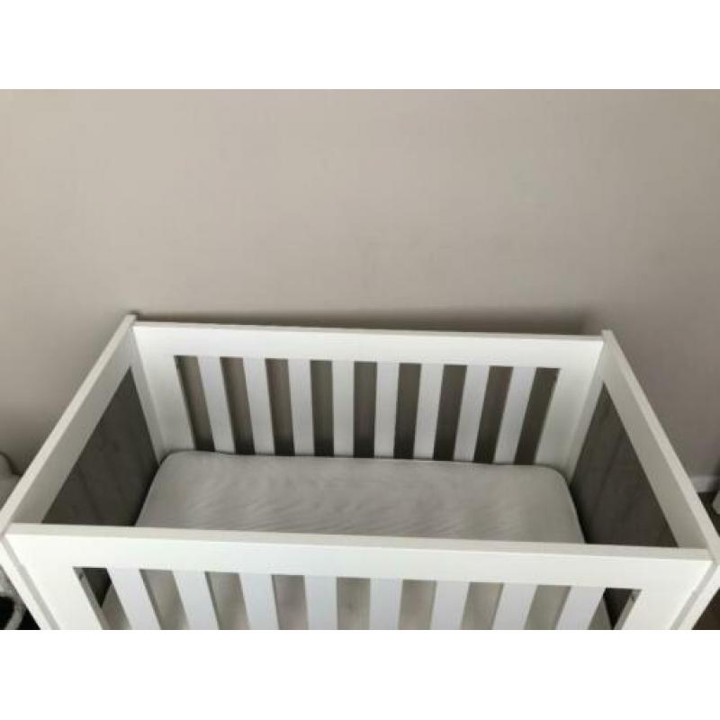 Ledikant Lucca van het merk TWF incl. aerosleep matras