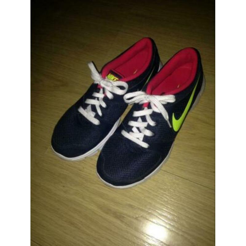 Nike maat 42 nieuw