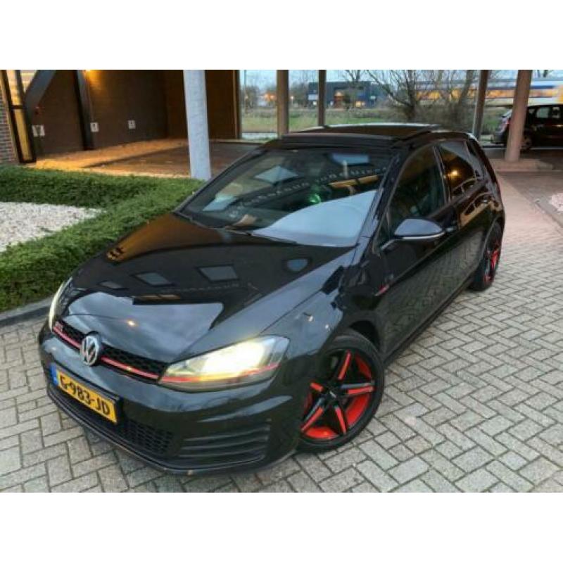 Volkswagen Golf 2.0 GTI performance aut navi pano dak full