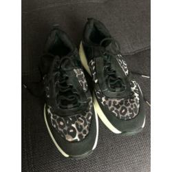 Zara sneakers panterprint dikke zool 39 grijs roze zwart