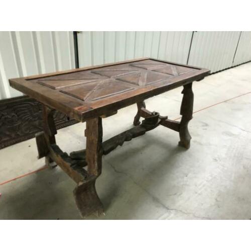 Antiek houten eettafel