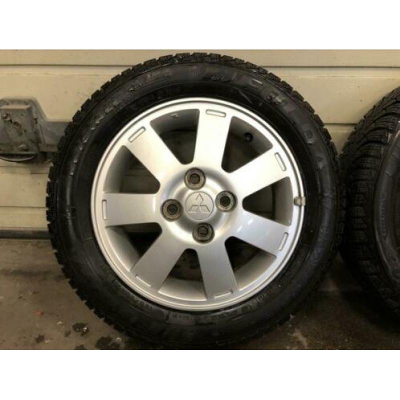 Te Koop! Mitsubishi Spacestar velgen met winterband.