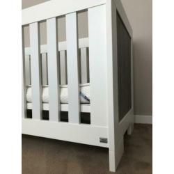 Ledikant Lucca van het merk TWF incl. aerosleep matras
