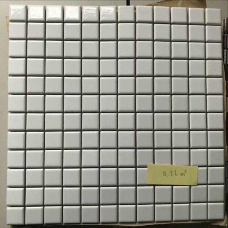Mozaïek-tegels / 14 matjes 30-30 cm. In totaal 1,25 m2.