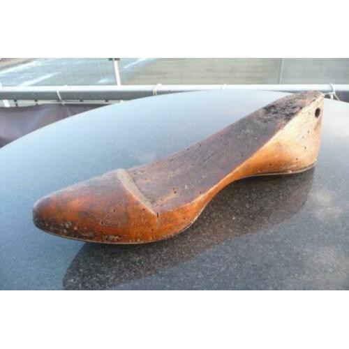 antiek speelgoed: ANTIEKE HOUTEN VOET