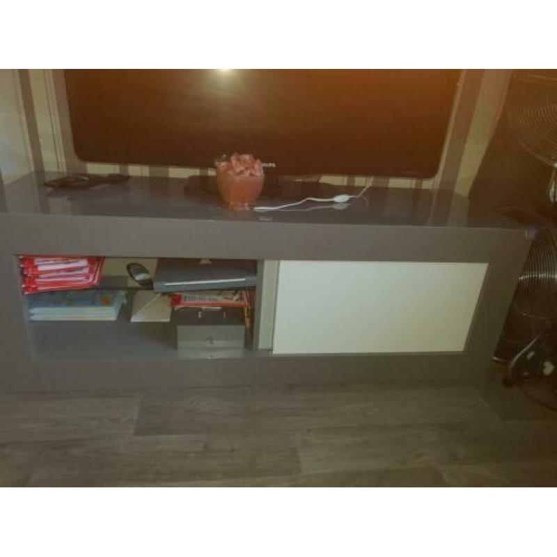 Tv meubel.