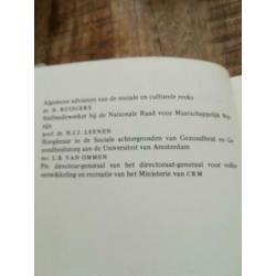 boek van Gezinsfenomenen van Alice van der Pas e.a.