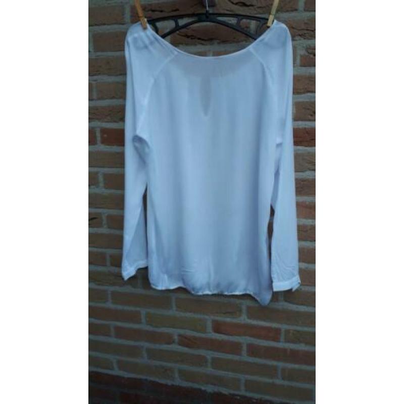 Mooie dunne witte blouse