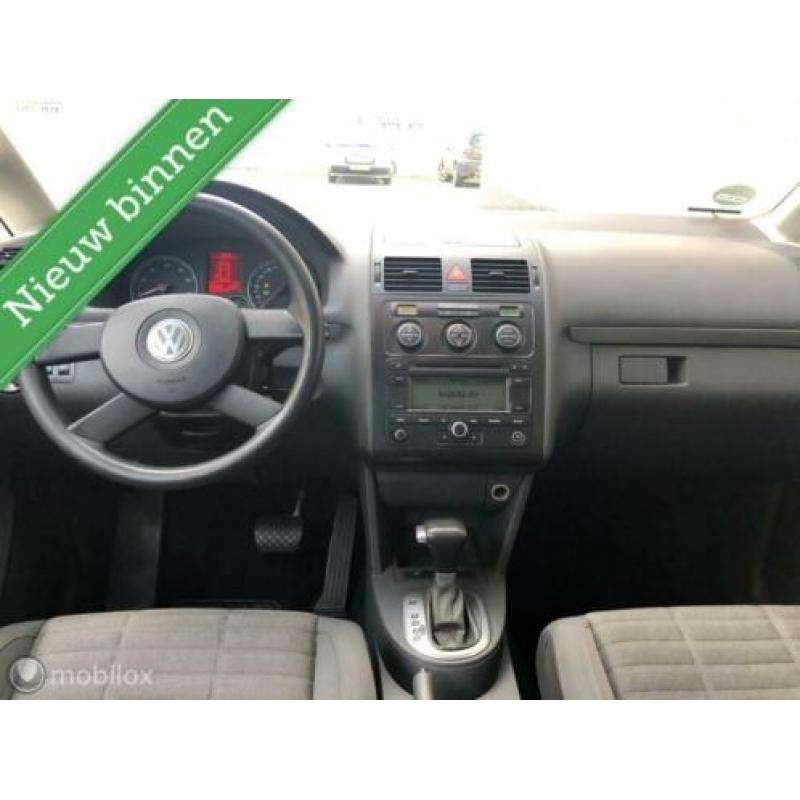 Volkswagen Touran 1.6-16V FSI Aut 7 Persoons Airco Navi Apk