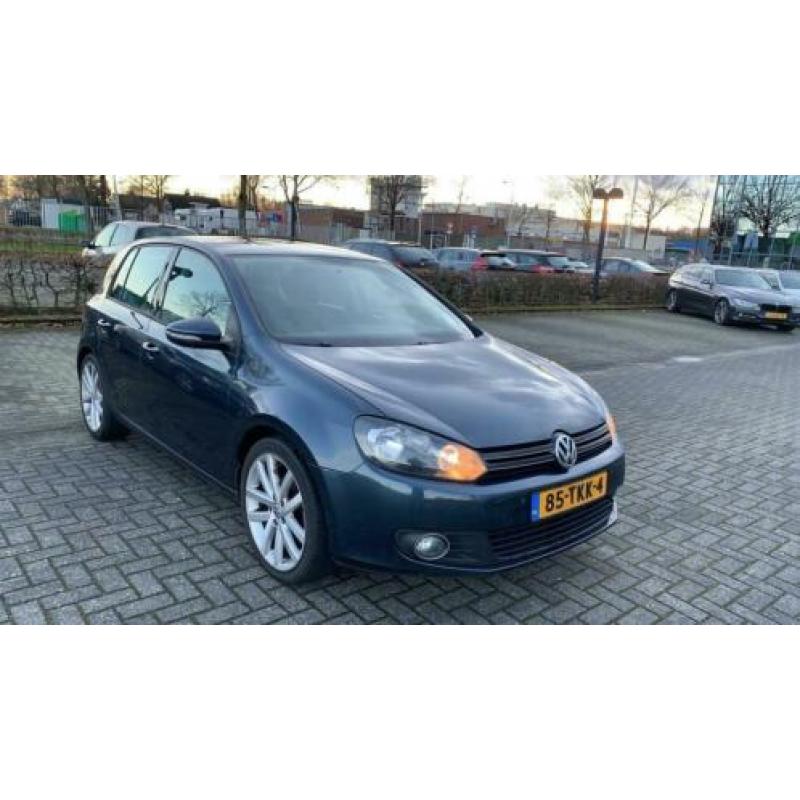 Volkswagen Golf 1.6 TDI BlueMotion r line