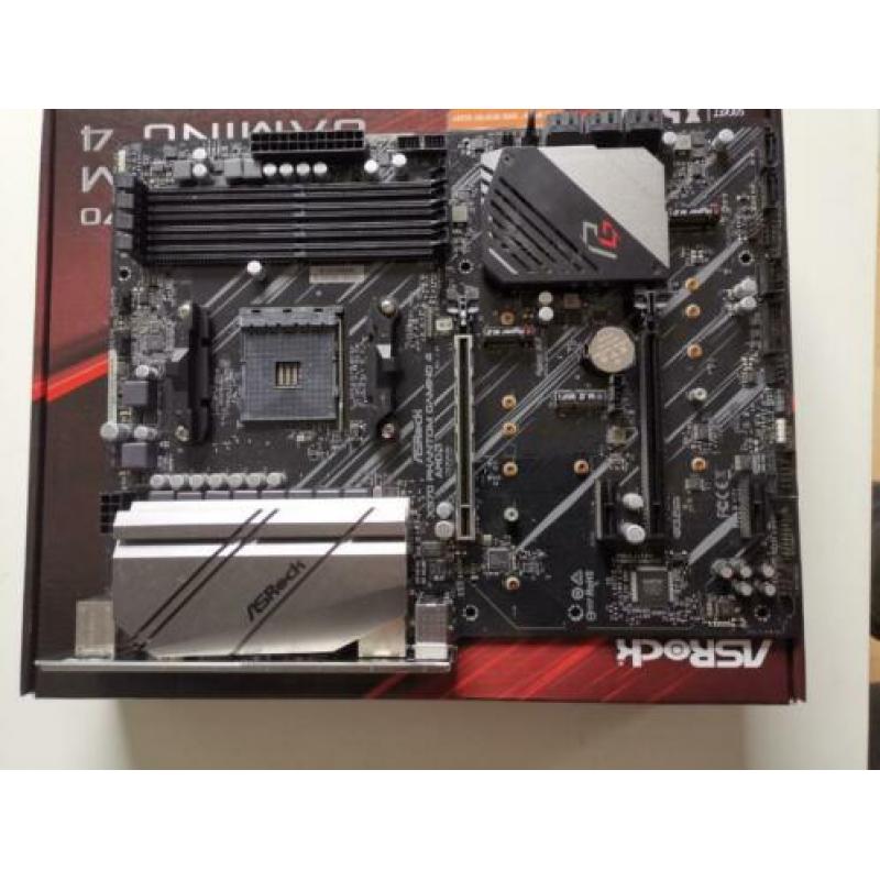 x570 phantom gaming 4 moederbord