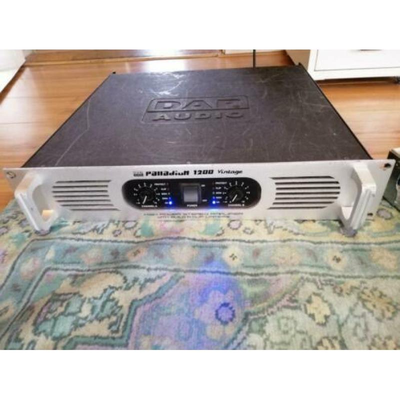 DAP Palladium 1200 Vintage in flightcase (trans case)
