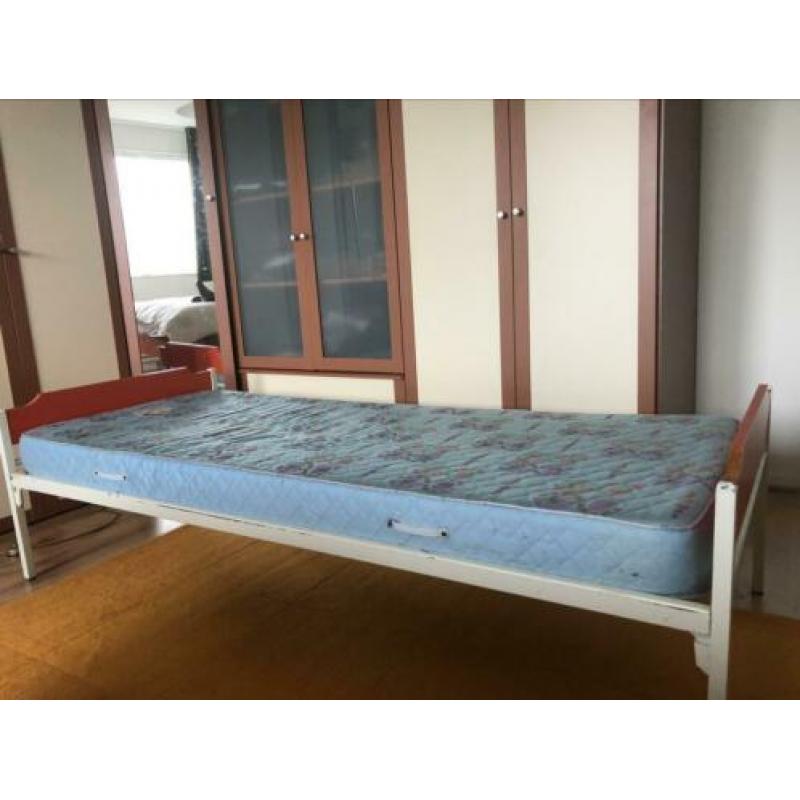 Eenpersoons bed