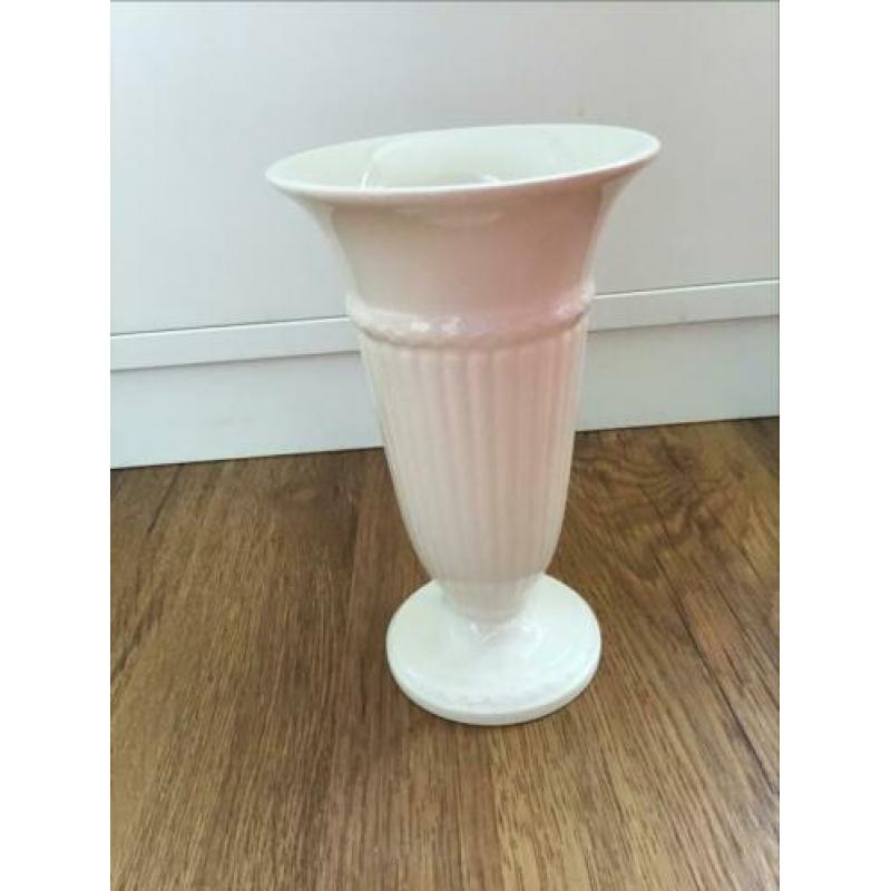 Bloemenvaas Wedgwood Edme 17 cm nieuw en onbeschadigd
