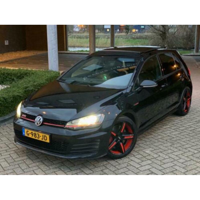 Volkswagen Golf 2.0 GTI performance aut navi pano dak full