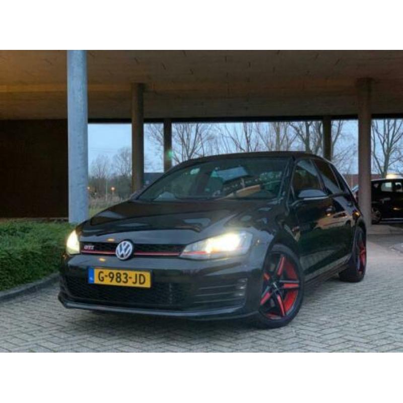 Volkswagen Golf 2.0 GTI performance aut navi pano dak full