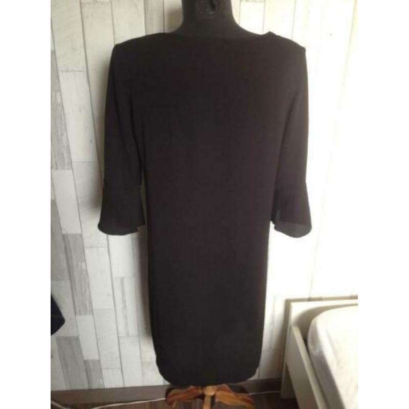 jurk zwart wijde lange mouw casual ladies maat M lang 87cm