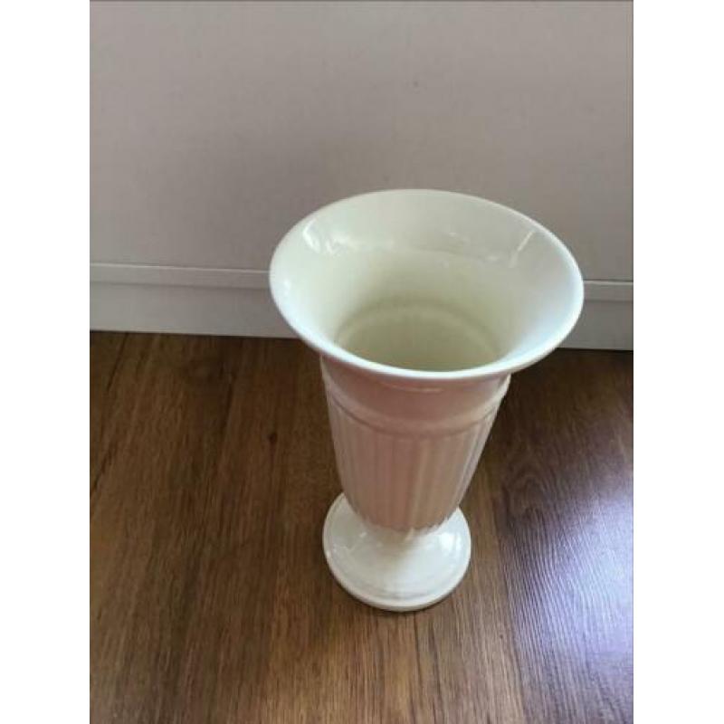 Bloemenvaas Wedgwood Edme 17 cm nieuw en onbeschadigd