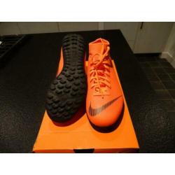 NIEUW Kinder Kunstgras voetbalschoenen Nike Superfly mt 38
