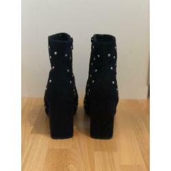 Suède enkellaars met studs