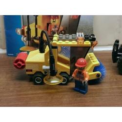 2 lego auto,s met vliegtuig .