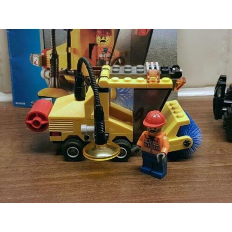 2 lego auto,s met vliegtuig .