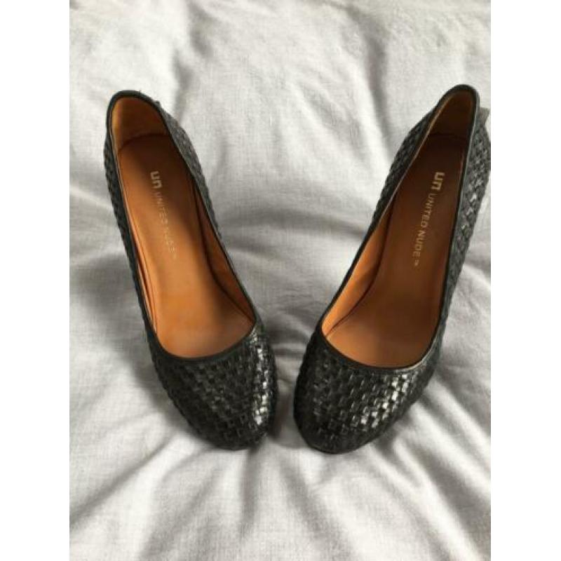 United nude 38