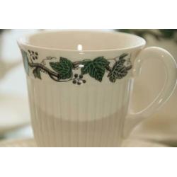 Wedgwood Etruria & Barleston kop en schotels