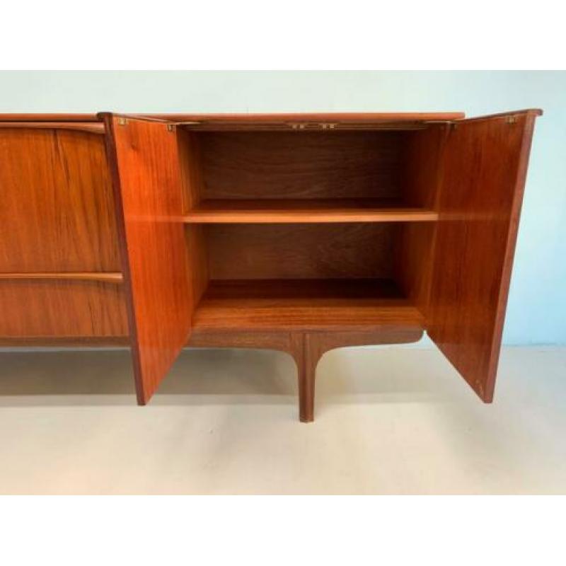 Vintage teakhouten dressoir.