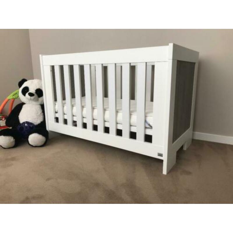 Ledikant Lucca van het merk TWF incl. aerosleep matras