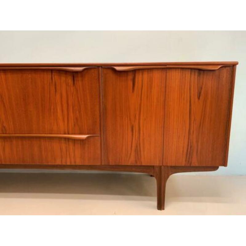 Vintage teakhouten dressoir.