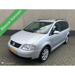 Volkswagen Touran 1.6-16V FSI Aut 7 Persoons Airco Navi Apk