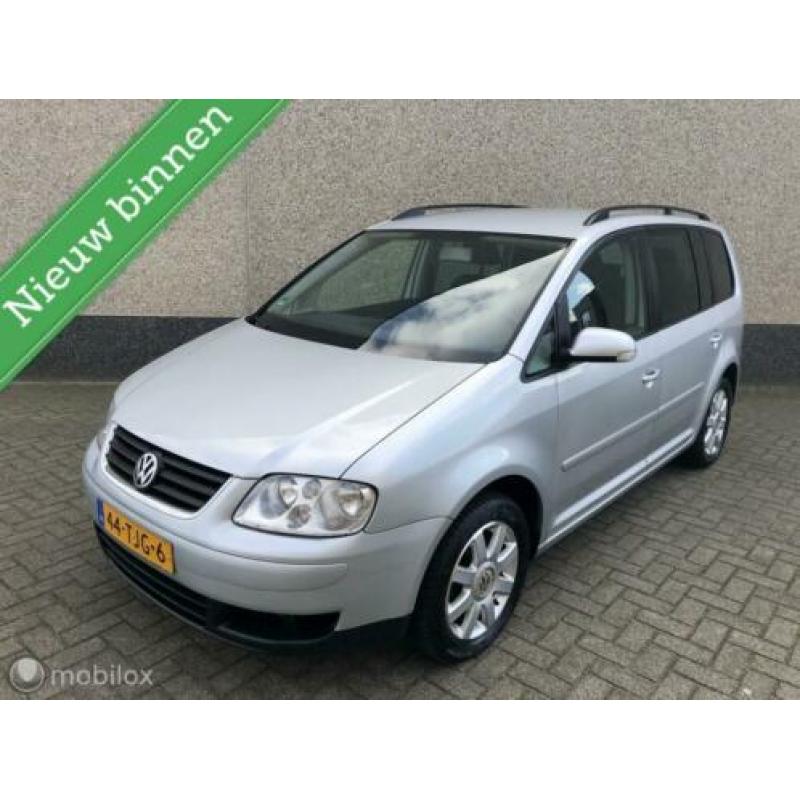 Volkswagen Touran 1.6-16V FSI Aut 7 Persoons Airco Navi Apk