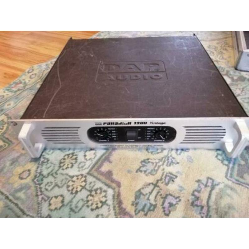 DAP Palladium 1200 Vintage in flightcase (trans case)