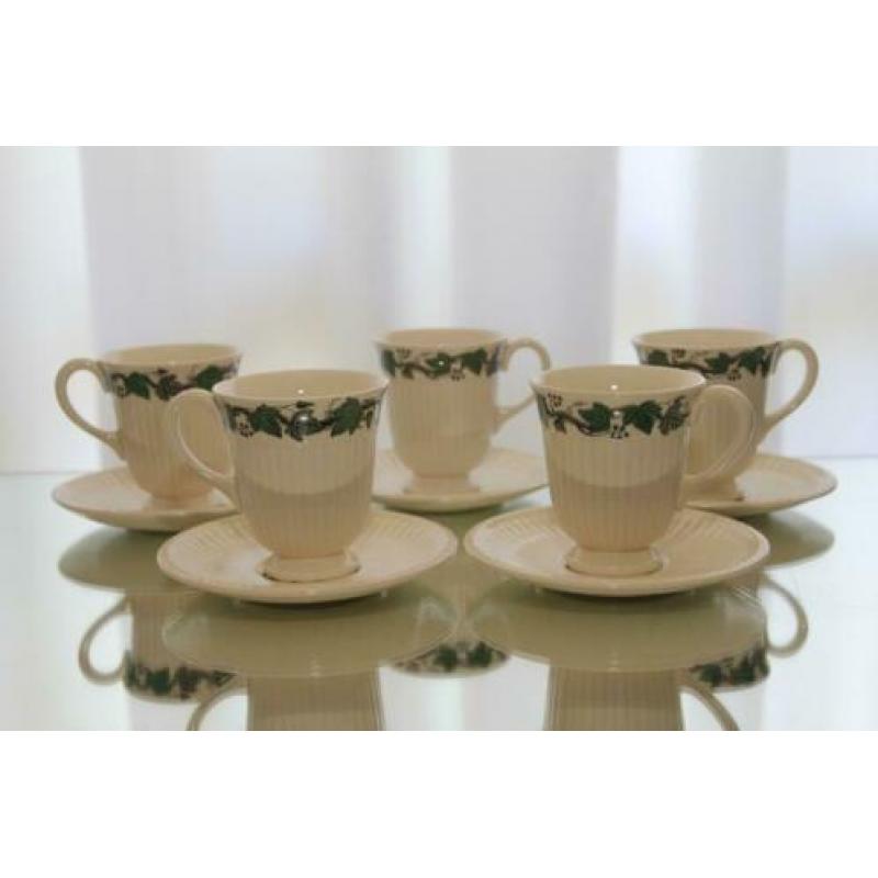Wedgwood Etruria & Barleston kop en schotels