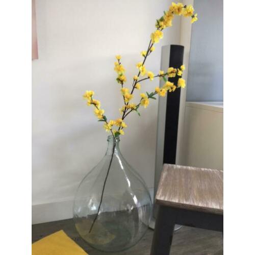 Nieuwe gele bloesemtak kunstbloem en meer accesoires
