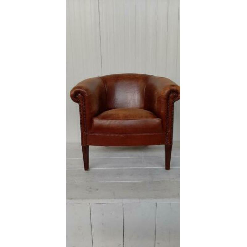 MPH 2948-10 Vintage clubfauteuil in een cognackleur